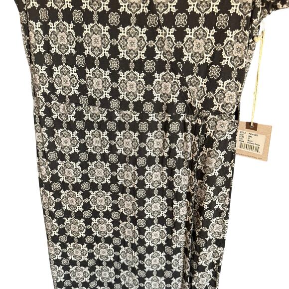 NWT Adventura Dress Black & White w/ Belt Size Small, from Scheels - Picture 3 of 9